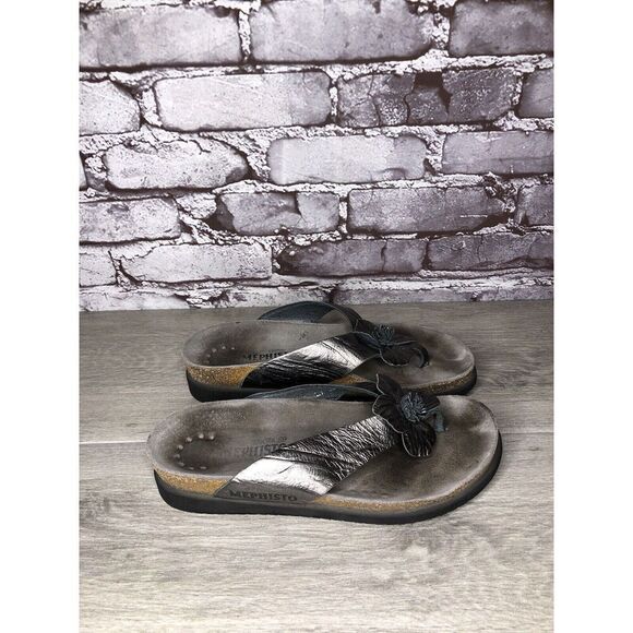 Mephisto Pewter Textured Leather Flip Flops Flower Sandals Women's Sz 38EU/7.5M - Picture 3 of 14